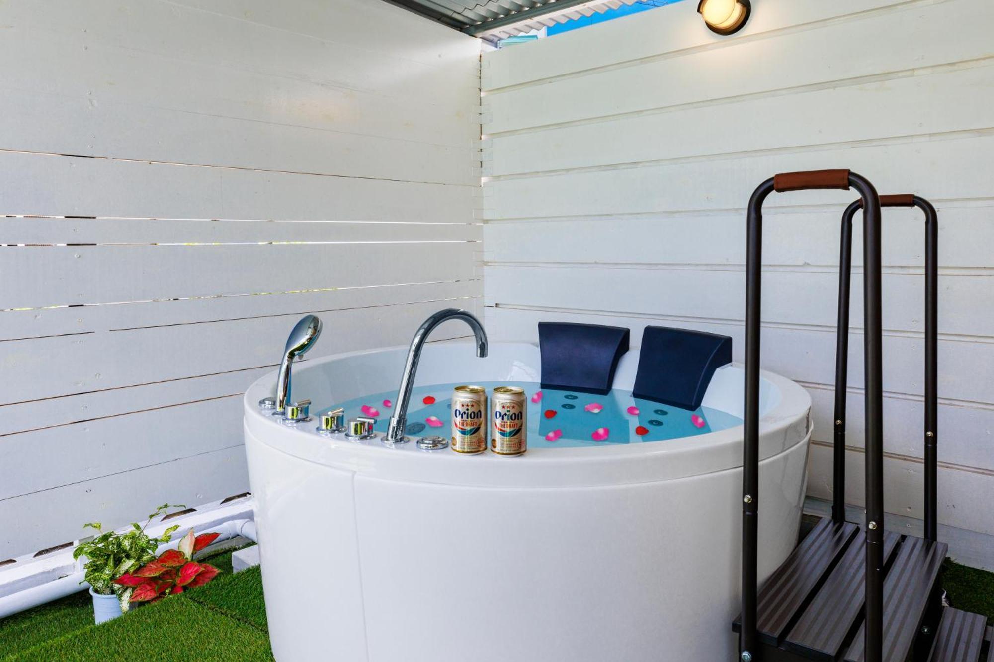 新規オープン サウナ Bbq ジャグジー付き 最大7名 無料駐車場4台 ビーチまで車で5分 Sky House Villa Uruma Exterior photo